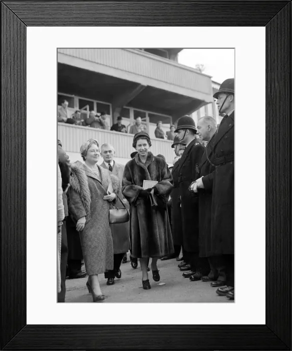 Framed Print : Cheltenham Festival 1956. The Queen and Queen Mother walking down to the paddock to see