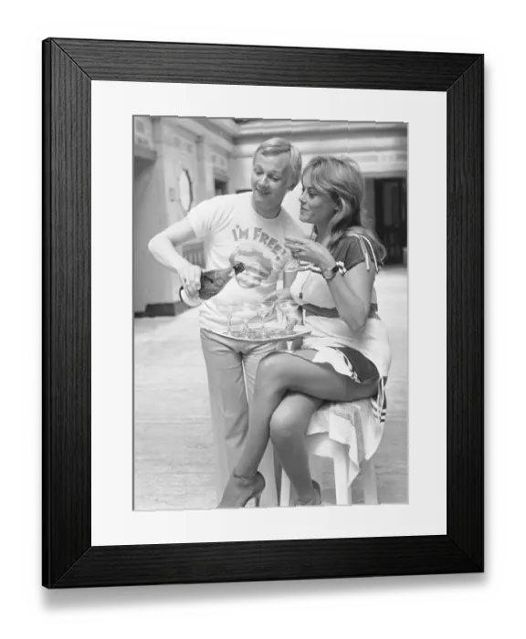 Framed Print : John Inman (Mr Humphries) and Wendy Richard (Miss Brahms Framed Print : John Inman (Mr Humphries) and Wendy Richard (Miss Brahms