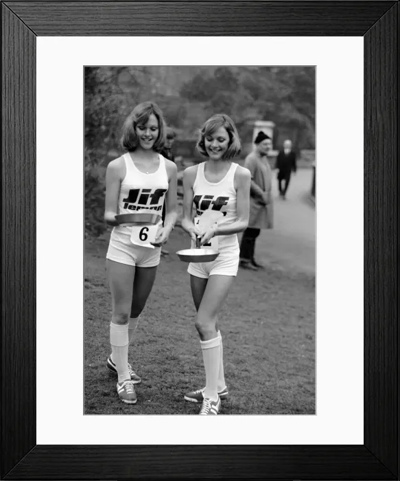 Framed Print : Humour / Unusual / Sport. Charity Pancake Race. Lincolns Inn Fields Framed Print : Humour / Unusual / Sport. Charity Pancake Race. Lincolns Inn Fields
