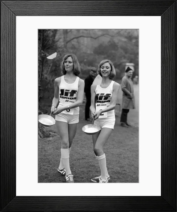 Framed Print : Humour / Unusual / Sport. Charity Pancake Race. Lincolns Inn Fields Framed Print : Humour / Unusual / Sport. Charity Pancake Race. Lincolns Inn Fields