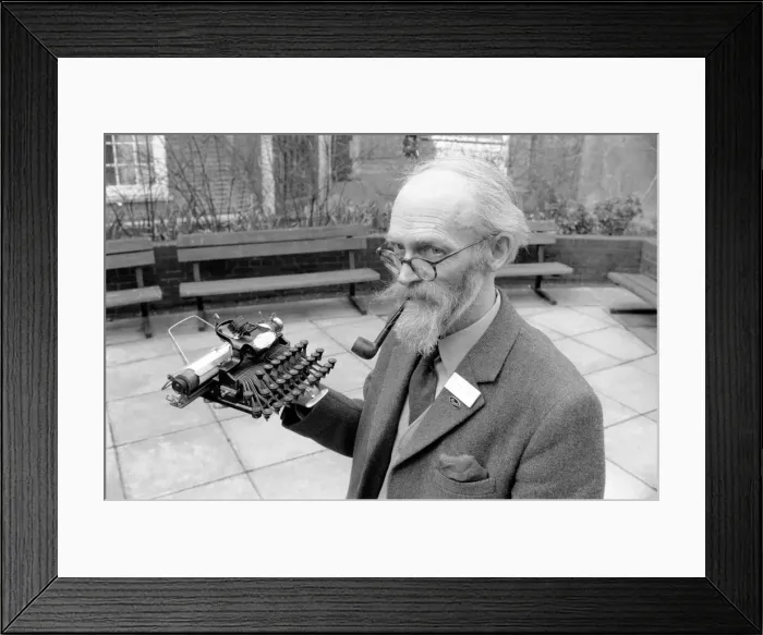 Framed Print : Old / Man / Beard / Smoking. Mr. Brian Demaus. February 1975 75-01004-004 Framed Print : Old / Man / Beard / Smoking. Mr. Brian Demaus. February 1975 75-01004-004