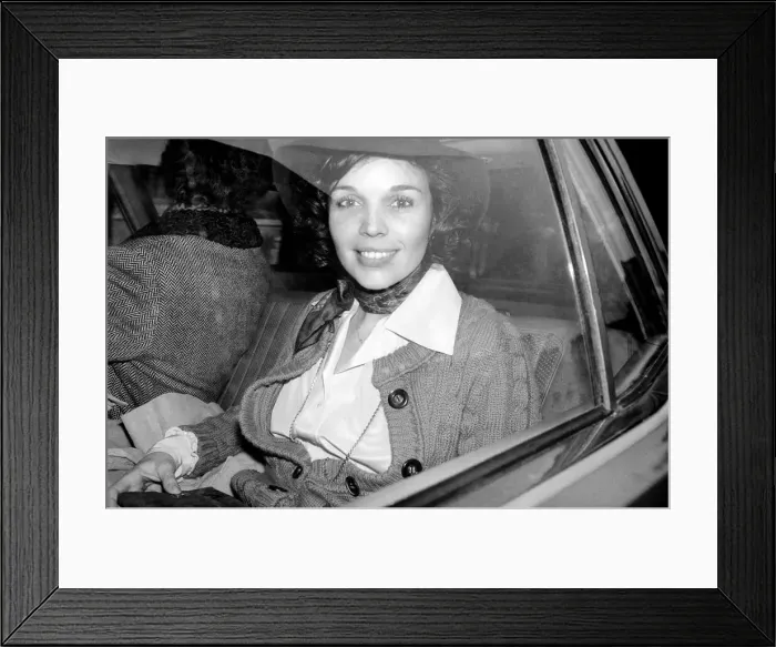 Framed Print : Viviane Ventura. February 1975 75-00890