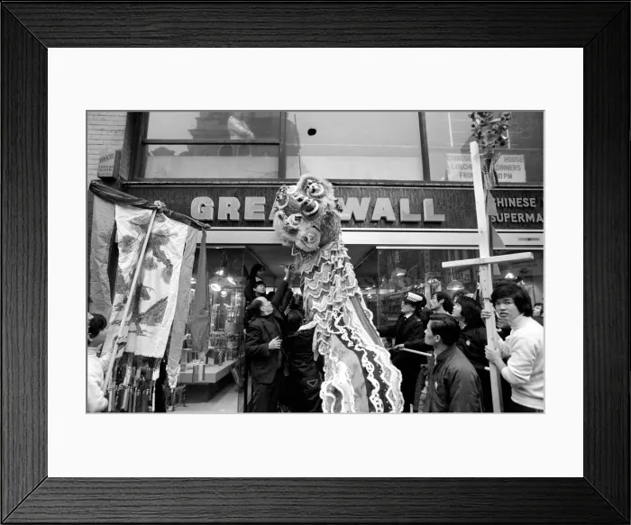Framed Print : Happy Chinese New Year. Soho, London. February 1975 75-00920-004 Framed Print : Happy Chinese New Year. Soho, London. February 1975 75-00920-004