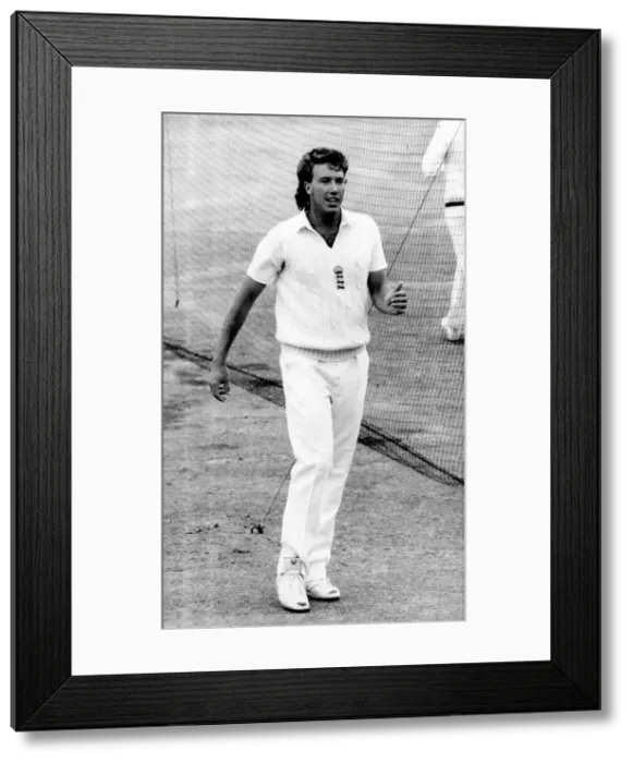 Framed Print : Derek Pringle, England Cricket. July 1984 P006237 Framed Print : Derek Pringle, England Cricket. July 1984 P006237