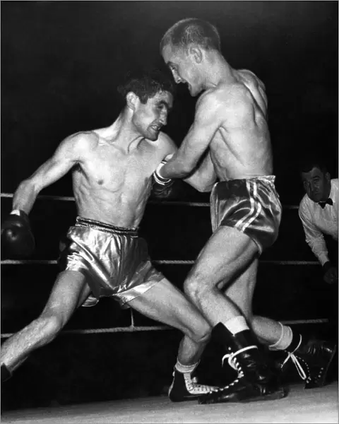 British Flyweight Championship, Belfast. Frank Jones (left