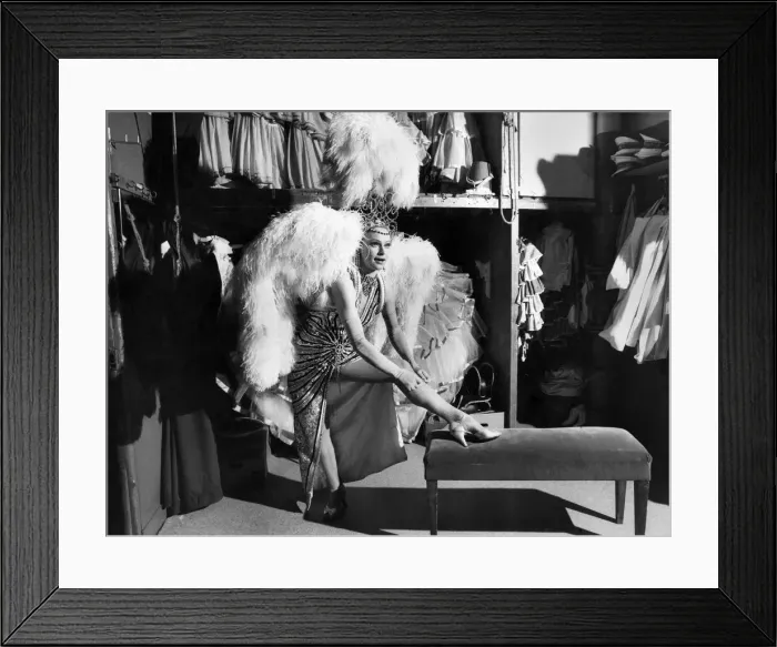 Framed Print : France: Paris Dancers Change back stage at the Follies Berge. February 1988 P005227 Framed Print : France: Paris Dancers Change back stage at the Follies Berge. February 1988 P005227