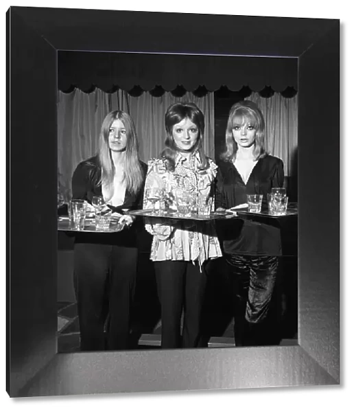 The Waitress - 1970 Style: A new restaurant - night club called 'Bumburs'