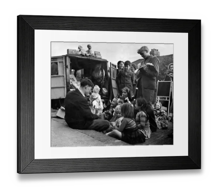 Framed Print : Teachers in the Benwell, Newcastle upon Tyne schools, if they were to casually walk near
