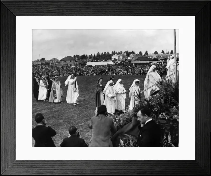 Framed Print : Royal Visit to North Wales: The Bardic procession enters the National Eisteddfod Pavilion