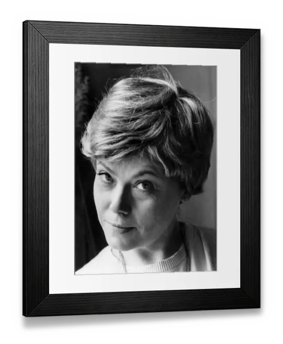 Framed Print : Portait of actress Wendy Richard. Circa 1990