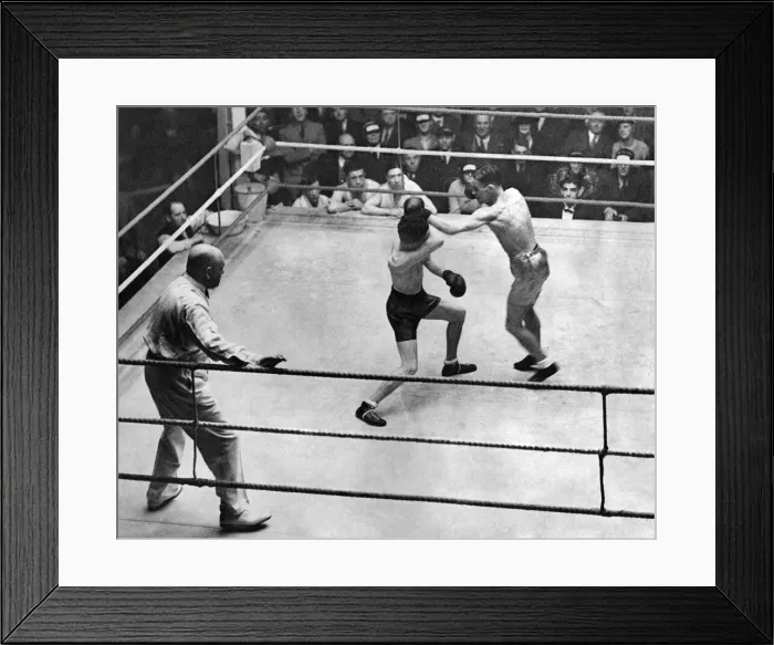 Framed Print : (Right) Brown covering from a left from Lynch during the first round Framed Print : (Right) Brown covering from a left from Lynch during the first round