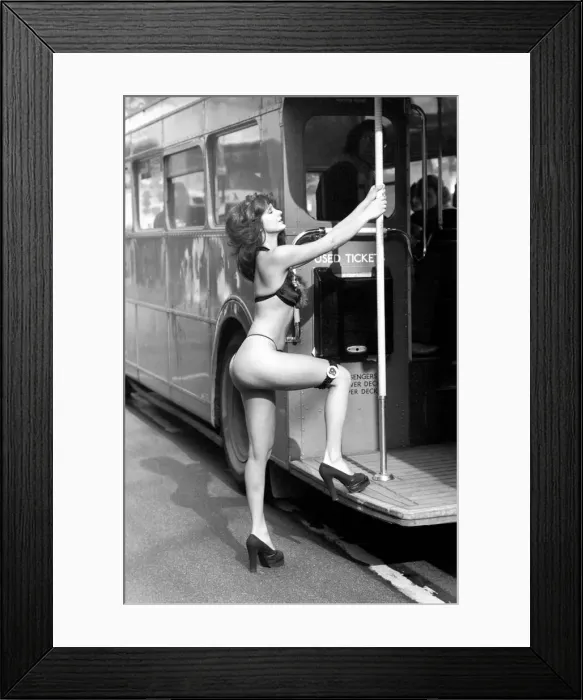 Framed Print : Glamour. February 1975 75-01100-006 Framed Print : Glamour. February 1975 75-01100-006