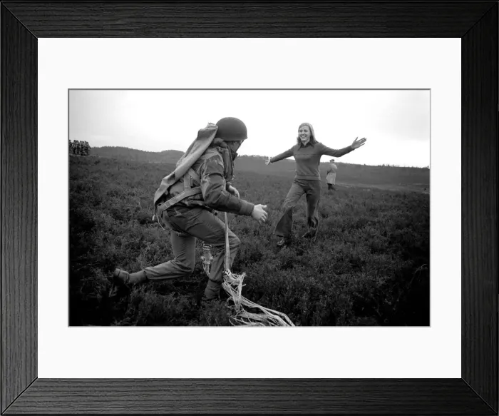 Framed Print : 9th Independent Parachute Squadron with wife after drop. February 1975 75-00893-010