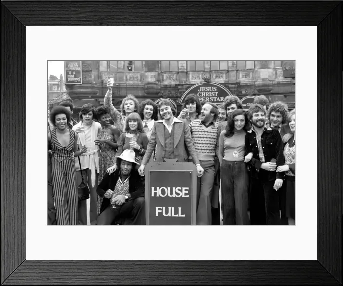 Framed Print : Superstar notches up 1000 performances at the Palace theatre Framed Print : Superstar notches up 1000 performances at the Palace theatre