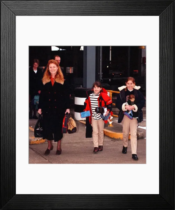 Framed Print : Sarah Ferguson the Duchess of York and children Beatrice Framed Print : Sarah Ferguson the Duchess of York and children Beatrice