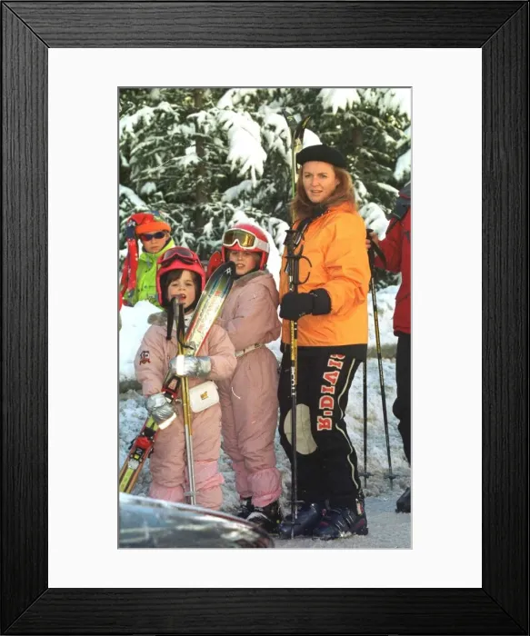 Framed Print : Duchess of York with Princesses Beatrice and Eugenie skiing holiday in Verbier Framed Print : Duchess of York with Princesses Beatrice and Eugenie skiing holiday in Verbier