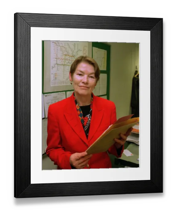 Framed Print : Glenda Jackson Labour MP March 1998 who is Parliamentry Under Secretary Framed Print : Glenda Jackson Labour MP March 1998 who is Parliamentry Under Secretary