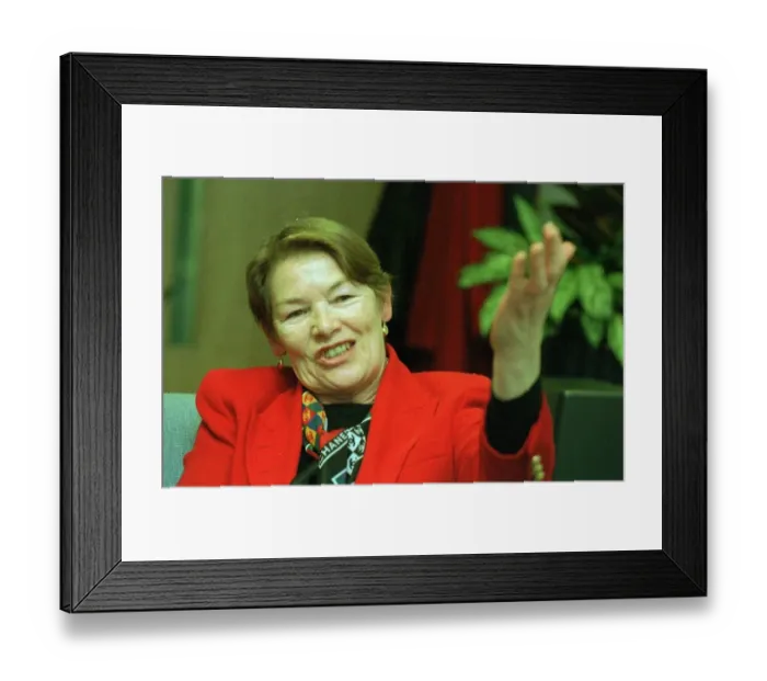 Framed Print : Glenda Jackson Labour MP March 1998 who is Parliamentry Under Secretary Framed Print : Glenda Jackson Labour MP March 1998 who is Parliamentry Under Secretary