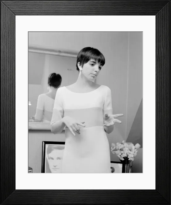 Framed Print : Judy Garlands daughter Lisa Minnelli age 20 pictured her at her Chelsea flat in the Kings