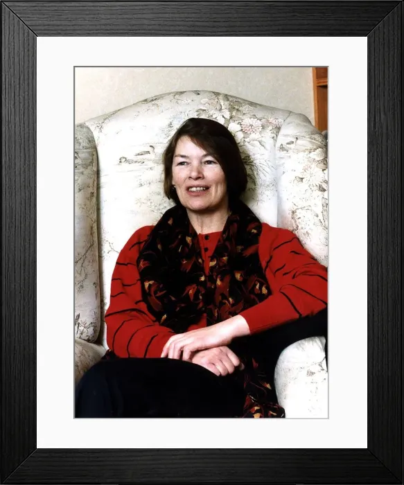 Framed Print : Glenda Jackson Labour MP for Highgate and Hampstead Framed Print : Glenda Jackson Labour MP for Highgate and Hampstead