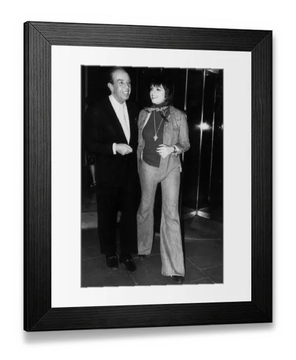 Framed Print : Liza Minnelli and father Vicente Minnelli Framed Print : Liza Minnelli and father Vicente Minnelli
