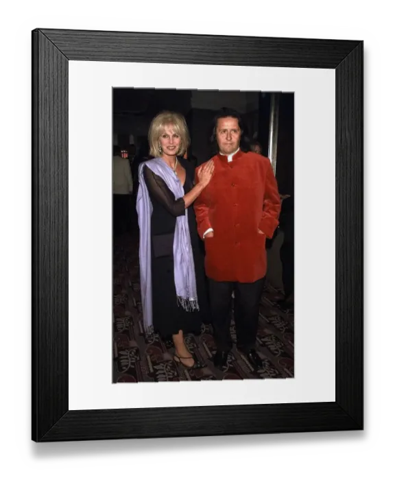 Framed Print : Joanna Lumley arriving at the Park Lane Hotel for the Directors Guild of Great Britian Framed Print : Joanna Lumley arriving at the Park Lane Hotel for the Directors Guild of Great Britian