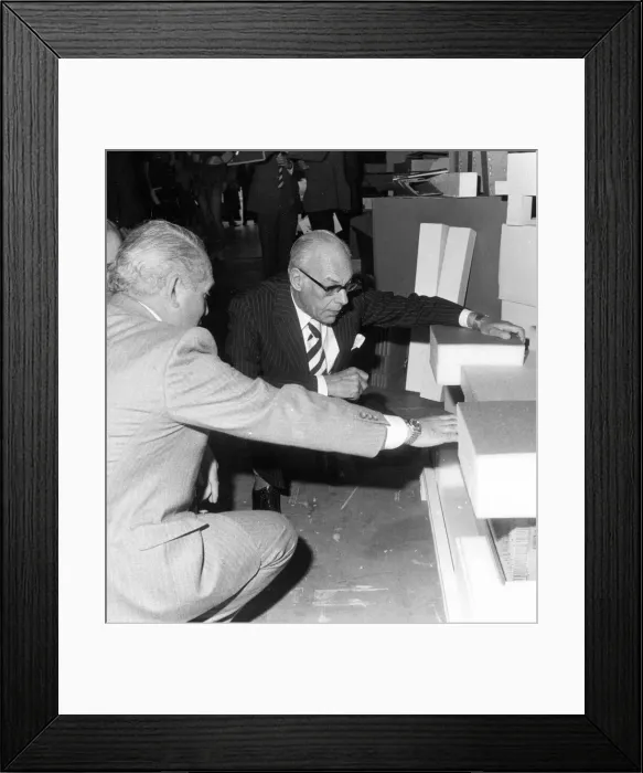 Framed Print : Margaret Thatcher Dennis Thatcher visits A & W Fullarton at North Shields Framed Print : Margaret Thatcher Dennis Thatcher visits A & W Fullarton at North Shields