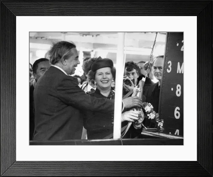 Framed Print : Margaret Thatcher visiting Austin and Pickersgill shipyard, Sunderland