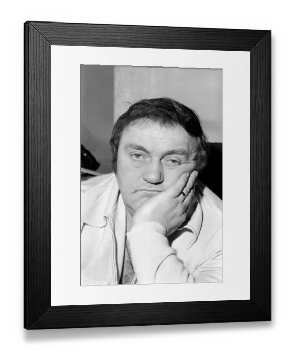 Framed Print : Comedian Les Dawson in his dressing room at Yorkshire Television studios Framed Print : Comedian Les Dawson in his dressing room at Yorkshire Television studios