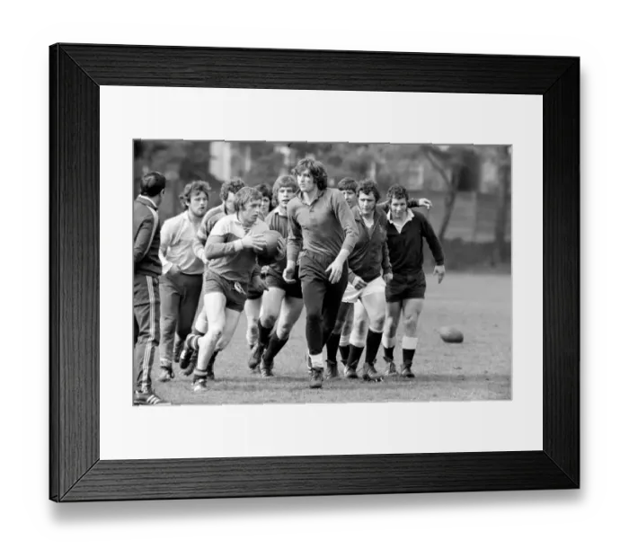 Framed Print : England Rugby training. The England Rugby Squad were out training at the Lensbury Club Framed Print : England Rugby training. The England Rugby Squad were out training at the Lensbury Club