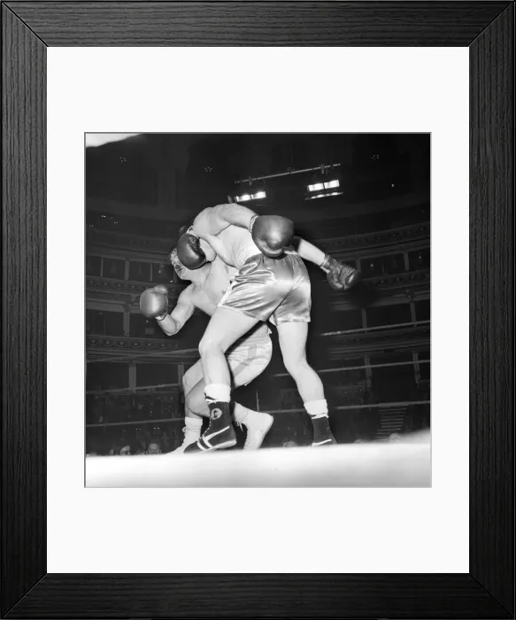 Framed Print : Danny McAlinden vs Richie Yates at the Royal Albert Hall Framed Print : Danny McAlinden vs Richie Yates at the Royal Albert Hall