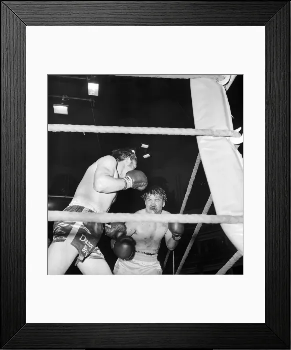 Framed Print : Danny McAlinden vs Richie Yates at the Royal Albert Hall Framed Print : Danny McAlinden vs Richie Yates at the Royal Albert Hall