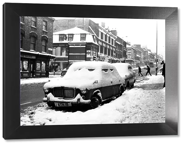 Winter weather 1972. Heavy snow on Westgate Road, Newcastle. 01  /  02  /  72