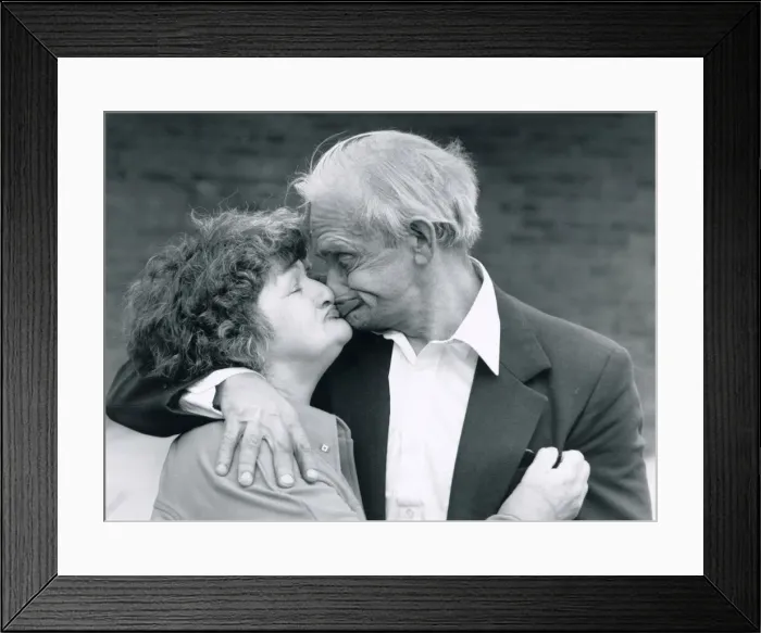 Framed Print : Meville Taylor gurning with his long lost sister Joan Priddle. March 1980