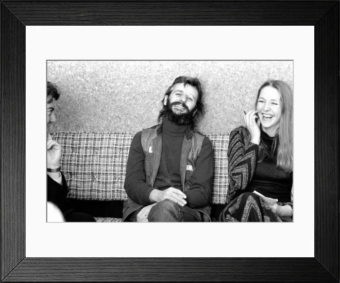 Framed Print : Ex Beatle Ringo Starr. April 1975 75-1771-006
