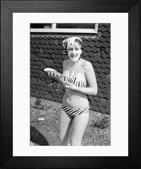 Framed Print : Humour: Throwing: Fight: Custard Pies. April 1977 77-02002-001 Framed Print : Humour: Throwing: Fight: Custard Pies. April 1977 77-02002-001
