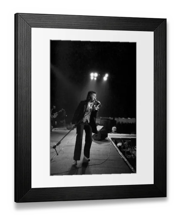 Framed Print : David Essex performing on stage at Bingley Hall, Staffordshire during the Daily Mirror