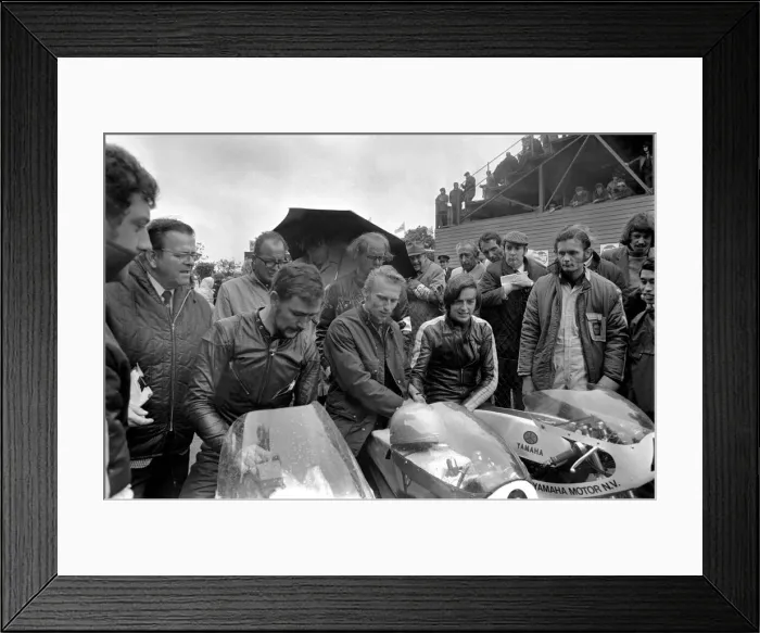 Framed Print : Action: Motorsport: Isle of man TT Races. June 1971 71-12093-002 Framed Print : Action: Motorsport: Isle of man TT Races. June 1971 71-12093-002