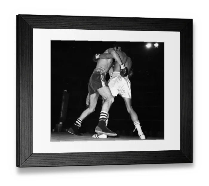 Framed Print : Boxing Sollas v. Revie: Vernon Sollas won last nights European Boxing Championship when