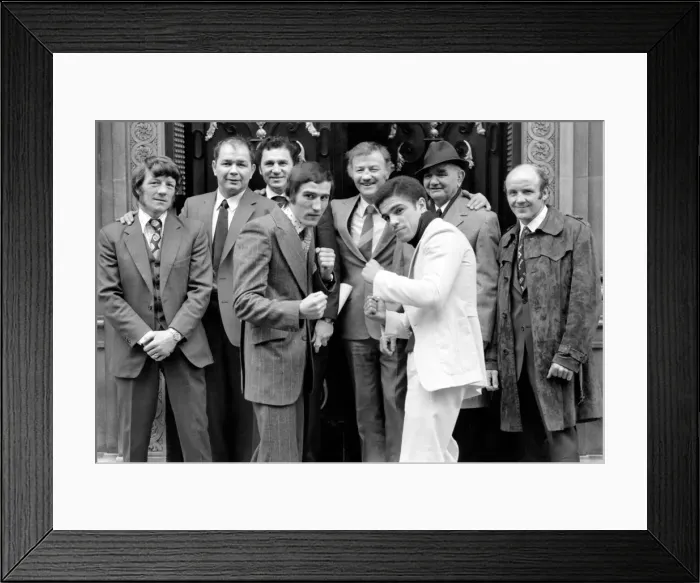 Framed Print : Ex-Featherweight World Champs: Ex-World Featherweight World Champion, now retired Framed Print : Ex-Featherweight World Champs: Ex-World Featherweight World Champion, now retired