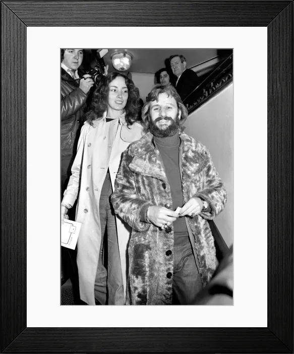Framed Print : Screen stars arrive at the Comedy Theatre Haymarket, for the first night showing of Framed Print : Screen stars arrive at the Comedy Theatre Haymarket, for the first night showing of