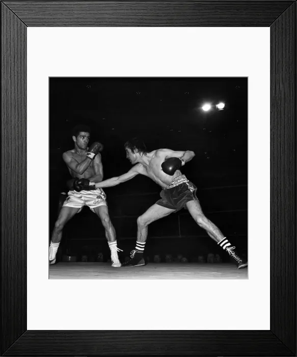 Framed Print : Boxing Sollas v. Revie: Vernon Sollas won last nights European Boxing Championship when Framed Print : Boxing Sollas v. Revie: Vernon Sollas won last nights European Boxing Championship when