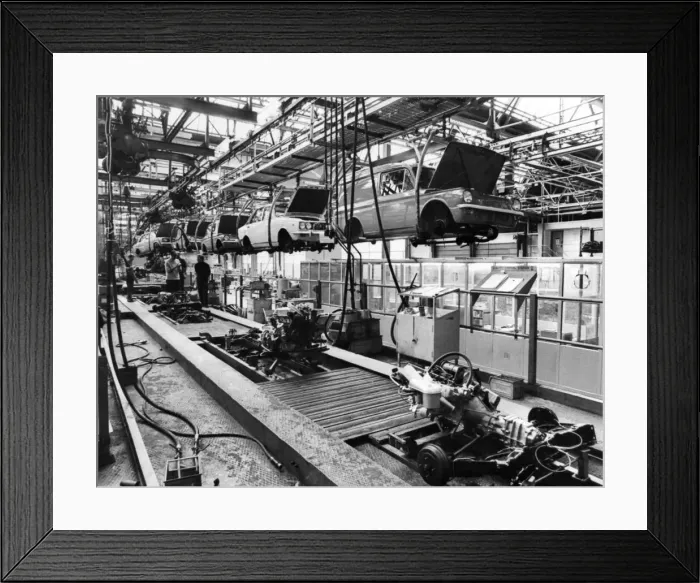 Framed Print : The Hillman car production line at their Linwood factory in Scotland. Circa 1970 P008103 Framed Print : The Hillman car production line at their Linwood factory in Scotland. Circa 1970 P008103