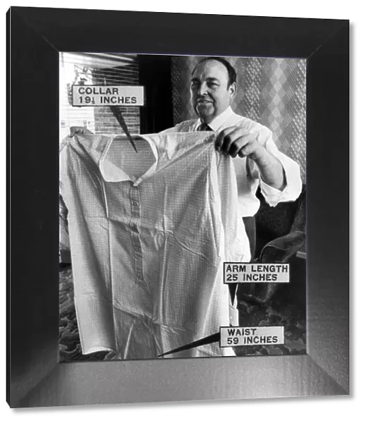The new slimline Rowland with his old-style shirt. August 1974 P007905