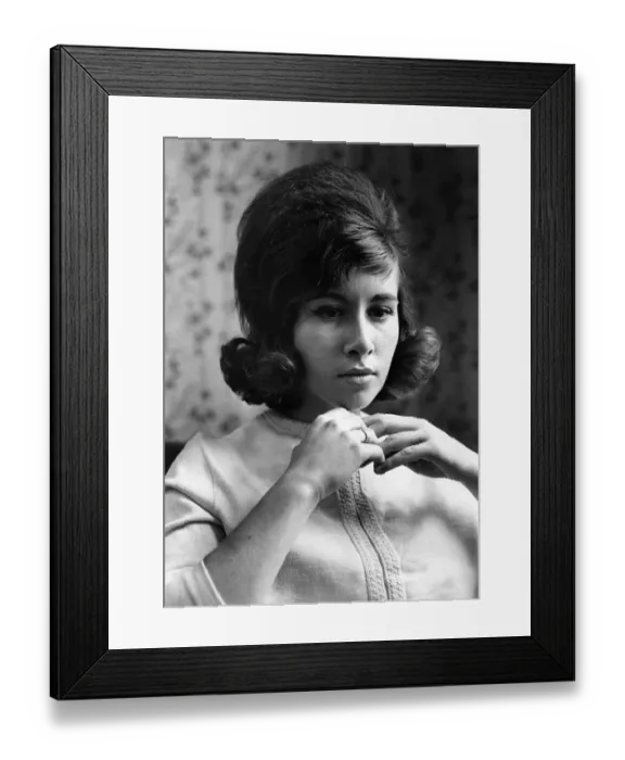 Framed Print : Singer Helen Shapiro. June 1964 P007123 Framed Print : Singer Helen Shapiro. June 1964 P007123