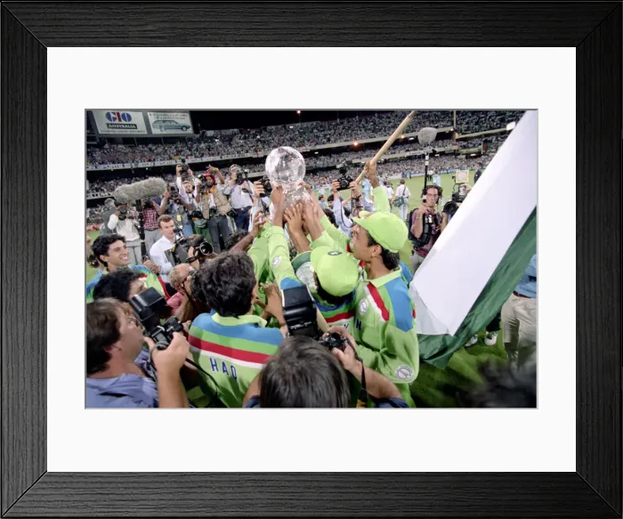 Framed Print : Cricket World Cup 1992 - Australia: Final: England v. Pakistan at Melbourne