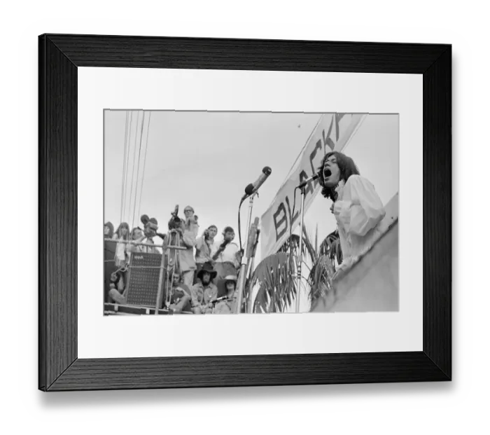 Framed Print : The Rolling Stones: Mick Jagger on stage at their free concert in London Framed Print : The Rolling Stones: Mick Jagger on stage at their free concert in London