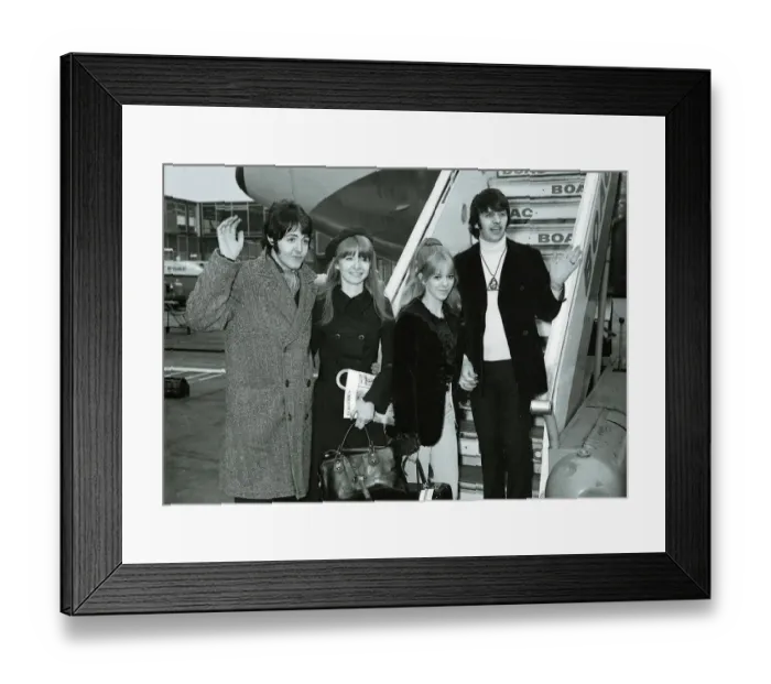 Framed Print : Beatles files 1968 Paul McCartney with Jane Asher & Ringo Starr with Maureen en Framed Print : Beatles files 1968 Paul McCartney with Jane Asher & Ringo Starr with Maureen en