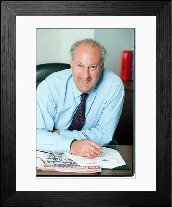 Framed Print : Sir Victor Blank, Chairman of the Board, Trinity Mirror plc July 1998 Framed Print : Sir Victor Blank, Chairman of the Board, Trinity Mirror plc July 1998