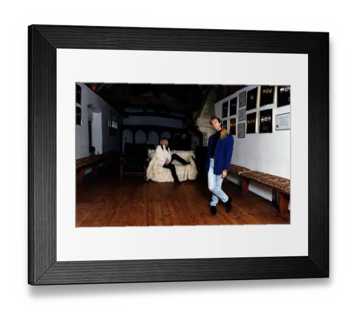 Framed Print : Robin Gibb of the Bee Gees with wife Dwina in their Oxfordshire home